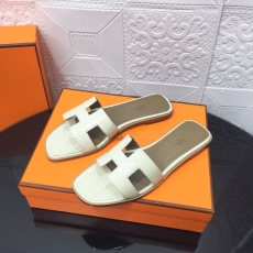 Hermes Slippers